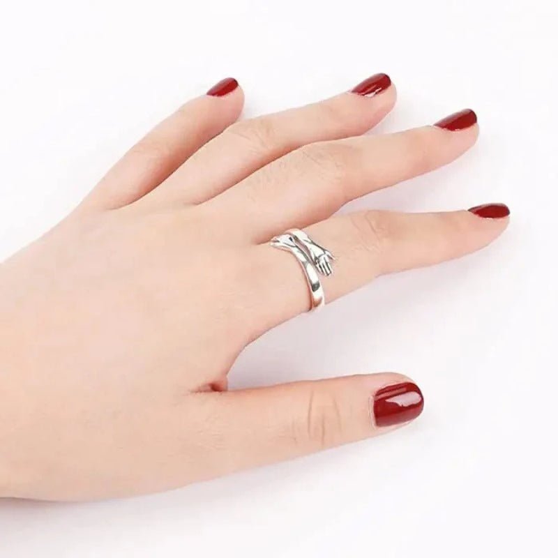 Angelica – Bague ouverte ajustable avec mains entrelacées