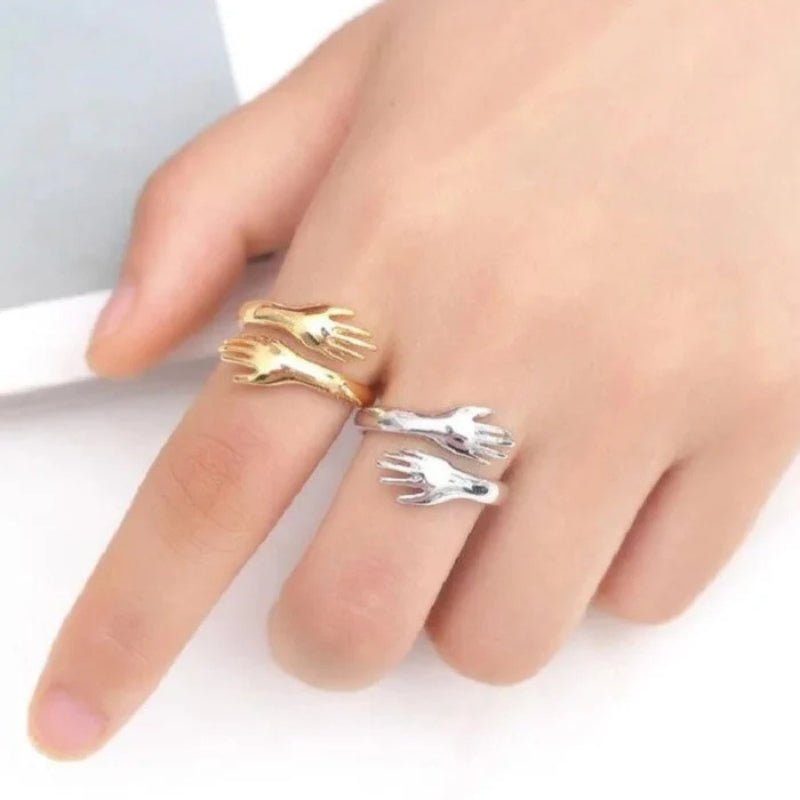 Angelica – Bague ouverte ajustable avec mains entrelacées