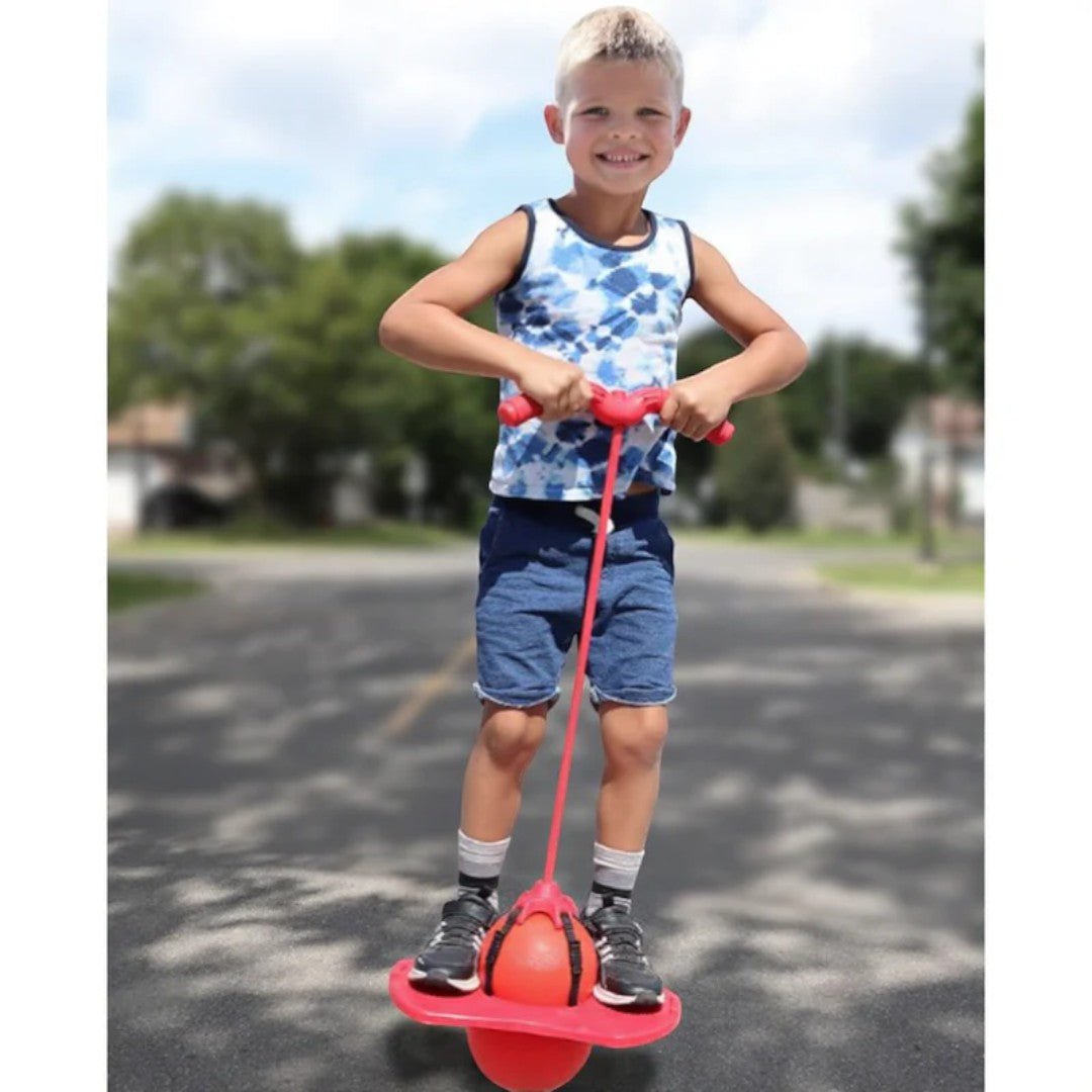 Bouncy ball with balance board and handle